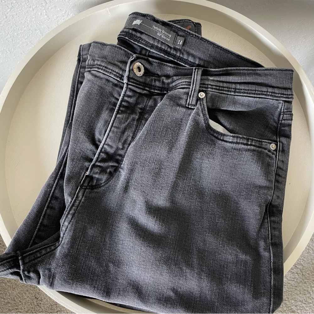 Levi’s 512 Perfectly Slimming Bootcut Black Wash Women’s Jeans Size 14